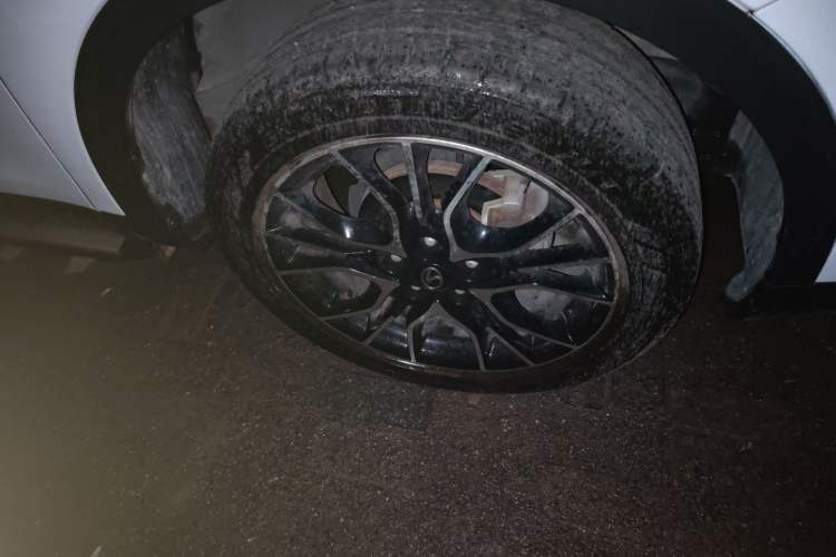 Used Soueast DX3 2018 1.5L Manual Luxury Model Right Front Wheel Hub