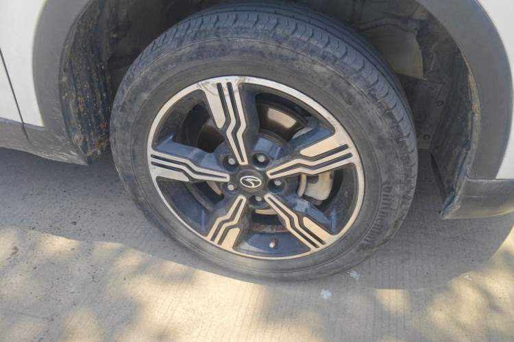 Used Soueast DX3 2018 EV400 Elite Edition Right Front Wheel Hub