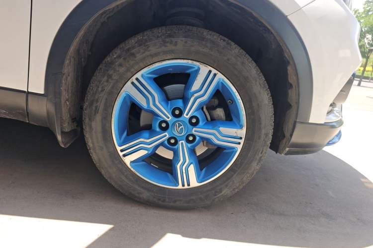 Used Soueast DX3 2018 EV Flagship Model Right Front Wheel Hub