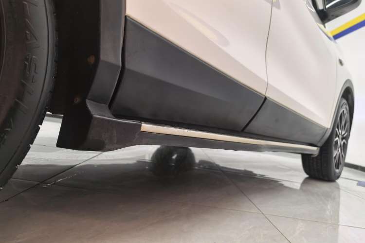 Used Soueast DX3 2018 1.5T CVT Luxury Model Right Side Sill