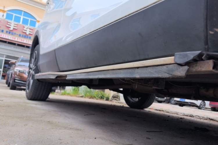 Used Soueast DX3 2018 1.5T CVT Luxury Model Right Side Sill