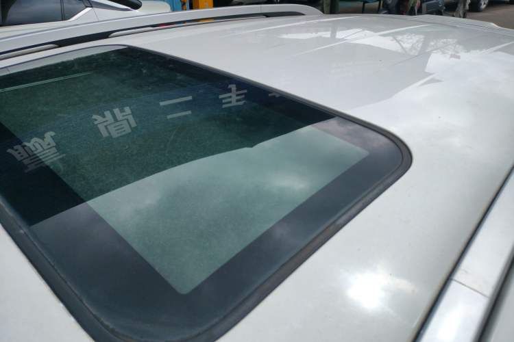 Used Soueast DX3 2018 1.5L Manual Luxury Model Roof