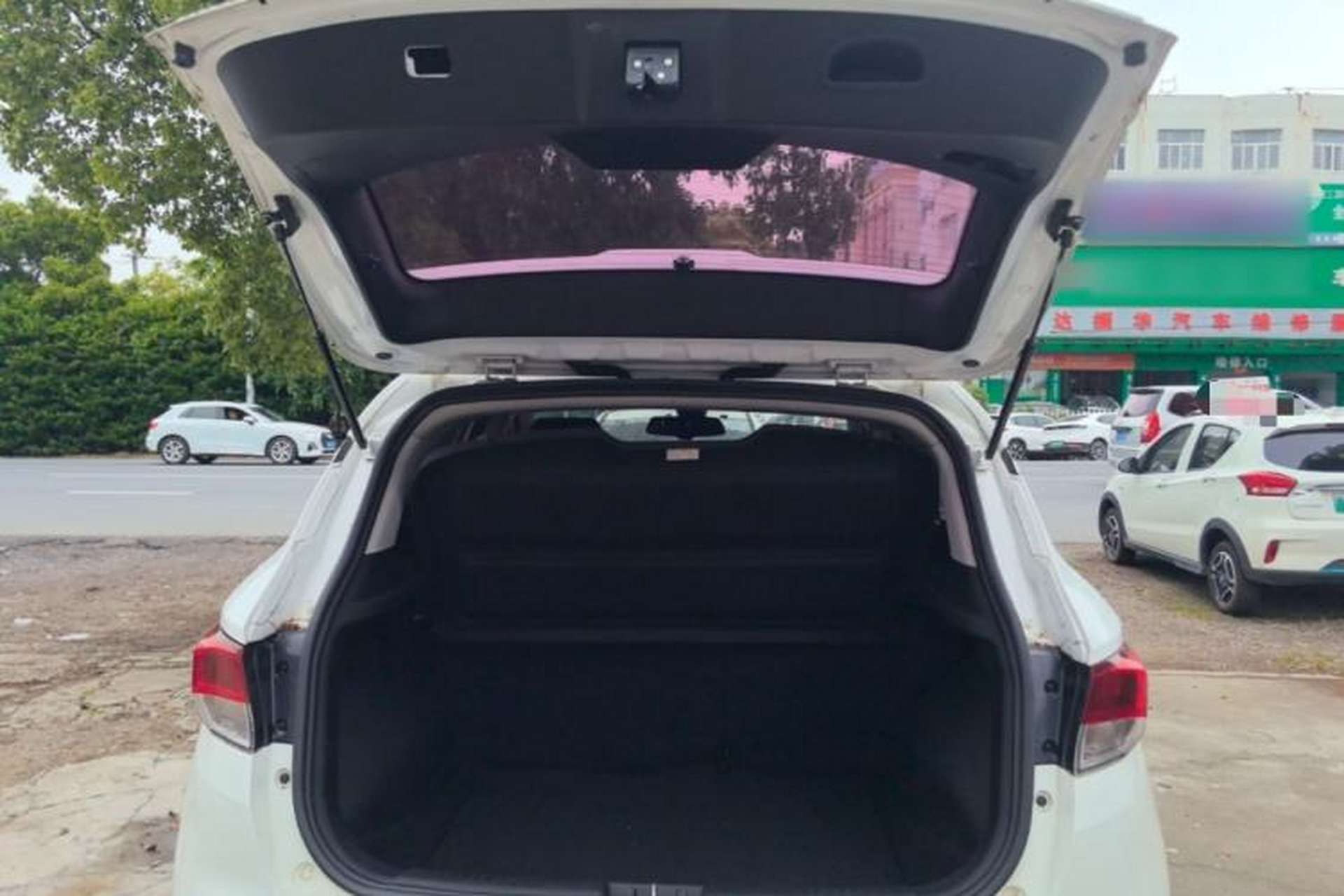 Used Soueast DX3 2018 1.5T CVT Luxury Model Trunk