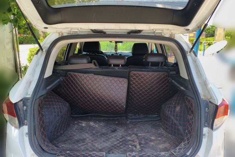 Used Soueast DX3 2018 1.5L Manual Luxury Model Trunk