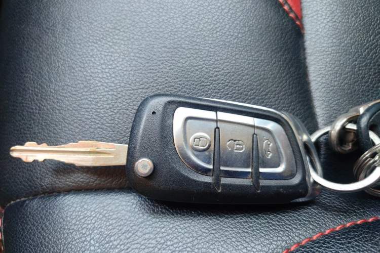 Used Soueast DX3 2018 1.5T CVT Luxury Model Vehicle Key