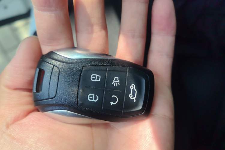 Used Soueast DX3 2018 1.5T CVT Luxury Model Vehicle Key