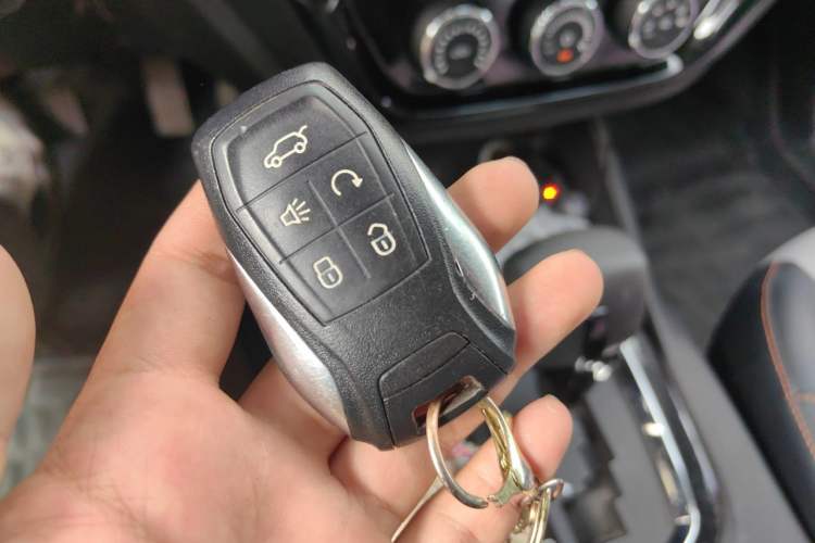 Used Soueast DX3 2018 1.5T CVT Luxury Model Vehicle Key
