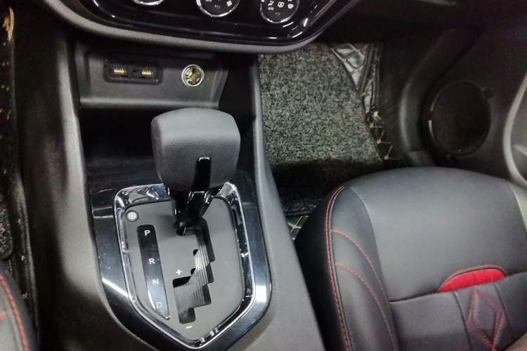 Used Soueast DX3 2018 1.5T CVT Luxury Model Gear Lever