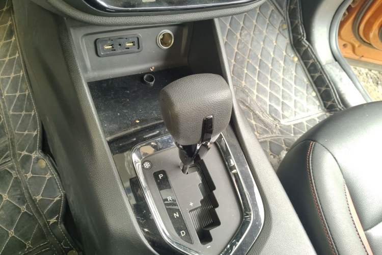 Used Soueast DX3 2018 1.5T CVT Flagship Edition Gear Lever