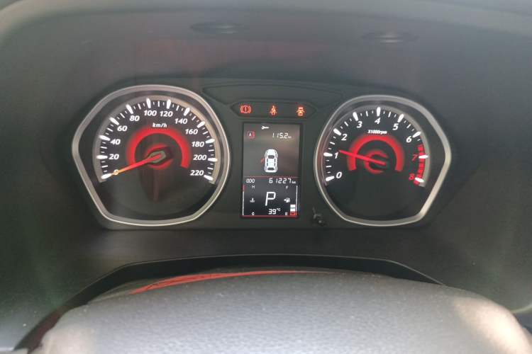 Used Soueast DX3 2018 1.5T CVT Luxury Model Odometer Close Up