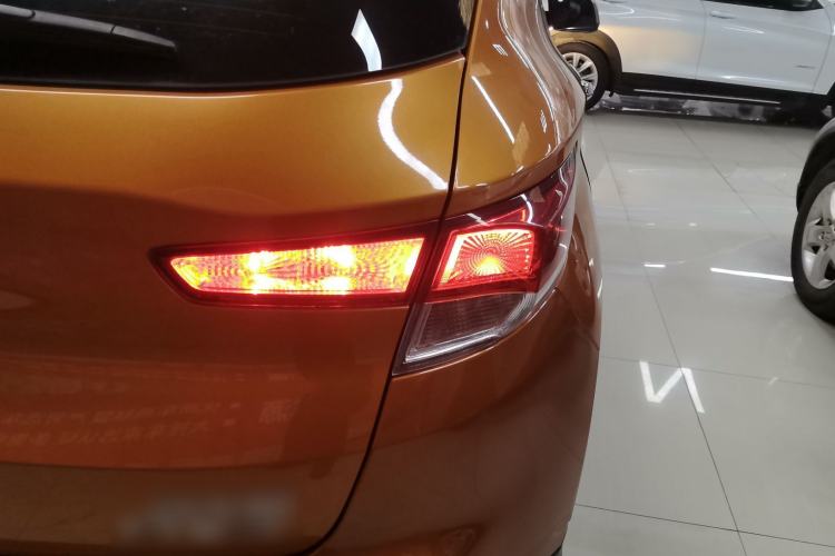 Used Soueast DX3 2018 1.5T CVT Luxury Model Right Rear Taillight