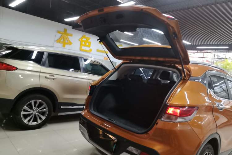Used Soueast DX3 2018 1.5T CVT Luxury Model Trunk