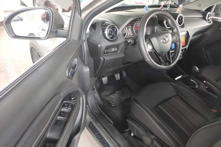 Used Soueast DX3 2019 1.5L Manual Luxury Model China VI Standard Driver Seat