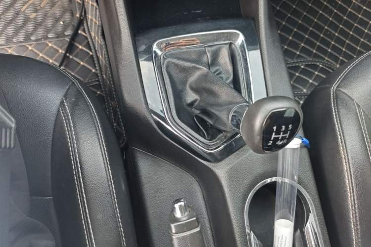 Used Soueast DX3 2019 1.5L Manual Luxury Model China V Standard Gear Lever