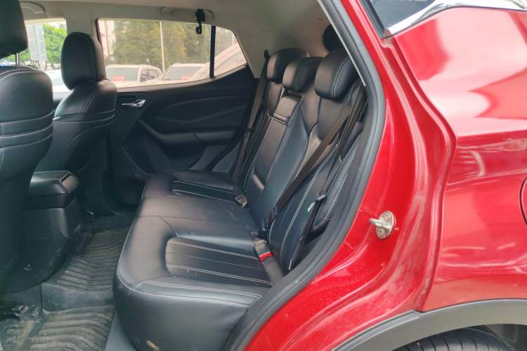 Used Soueast DX3 2019 DX3X Cool Qi 1.5L Manual Luxury Model Interior 4