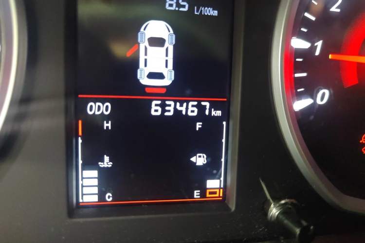 Used Soueast DX3 2019 DX3X Cool Qi 1.5L Manual Luxury Model Odometer Close Up