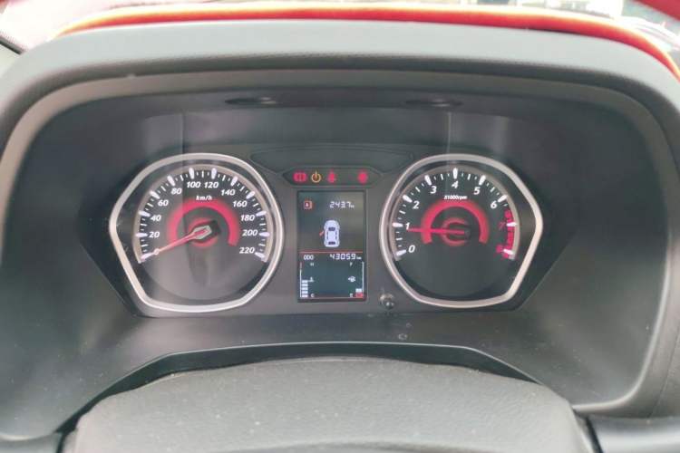 Used Soueast DX3 2019 DX3X Cool Qi 1.5L Manual Luxury Model Odometer Close Up