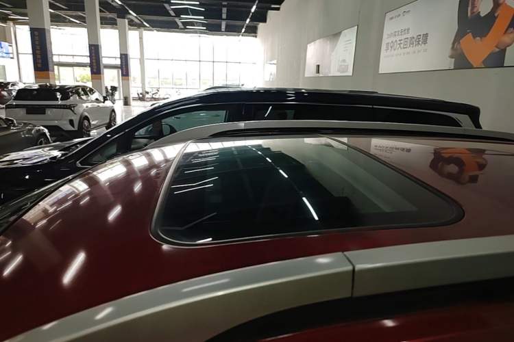 Used Soueast DX3 2019 DX3X Cool Qi 1.5L Manual Luxury Model Roof