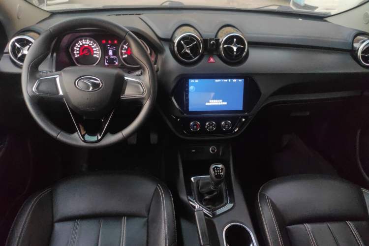 Used Soueast DX3 2019 1.5L Manual Luxury Model China VI Standard Center Console