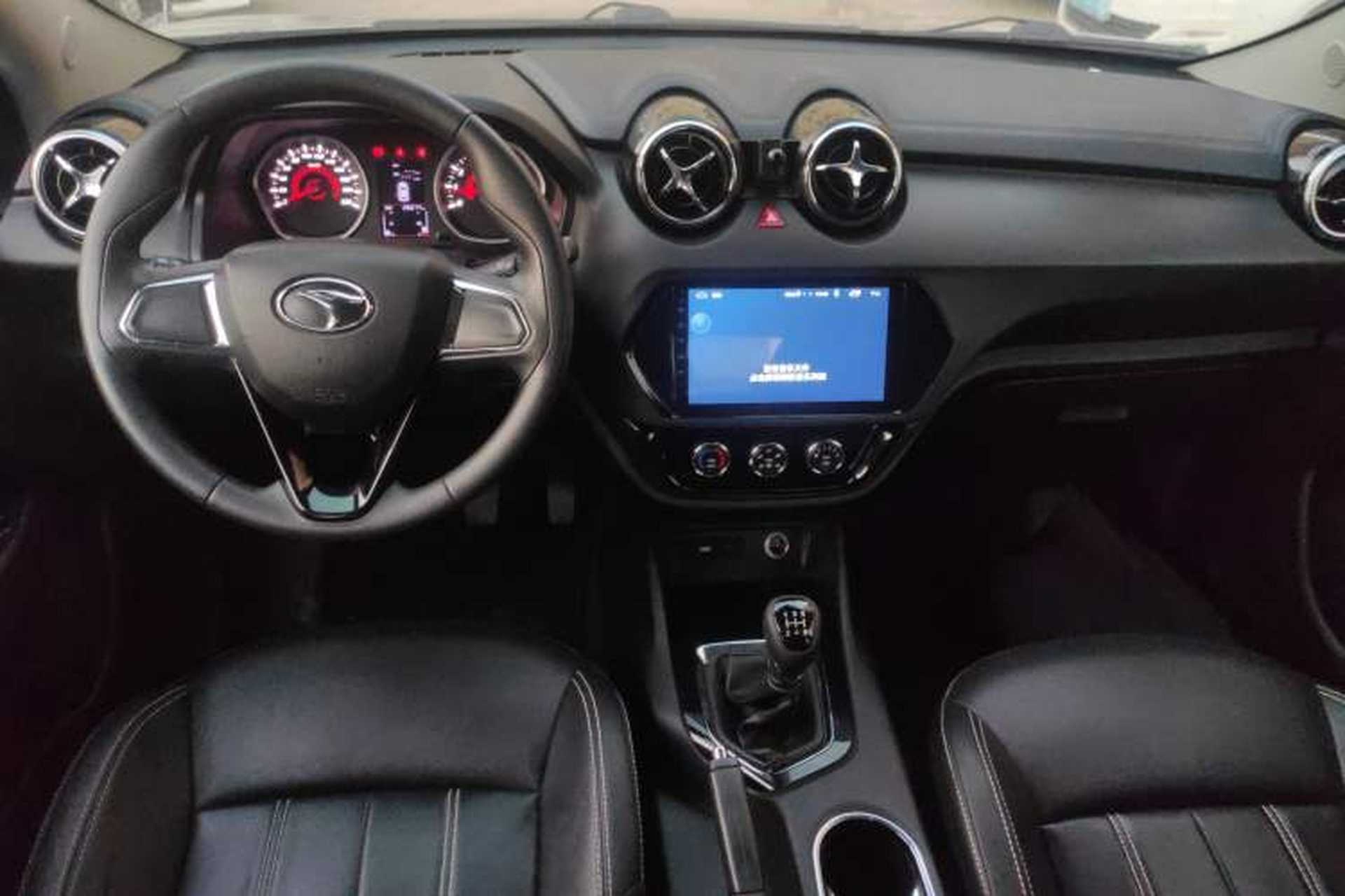 Used Soueast DX3 2019 1.5L Manual Luxury Model China VI Standard Center Console