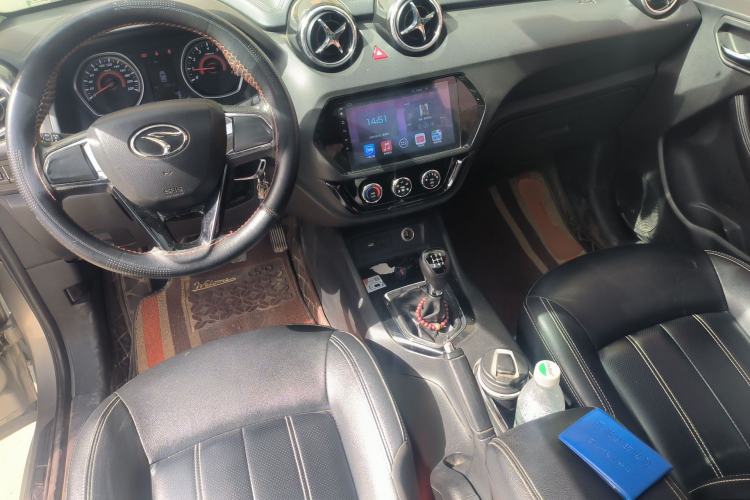 Used Soueast DX3 2019 1.5L Manual Luxury Version China V Standard Center Console