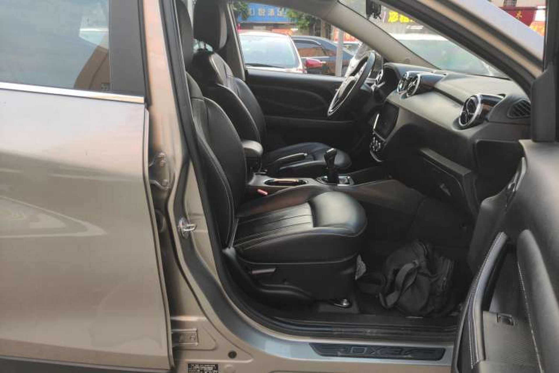 Used Soueast DX3 2019 1.5L Manual Luxury Model China VI Standard Right Front Seat