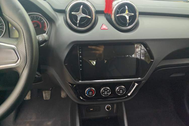 Used Soueast DX3 2019 1.5L Manual Luxury Model China VI Standard Audio And AC Panel