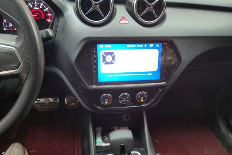 Used Soueast DX3 2019 1.5T CVT Luxury Version China V Standard Audio And AC Panel
