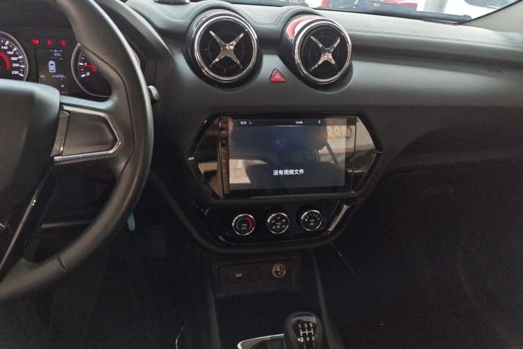 Used Soueast DX3 2019 1.5L Manual Luxury Model China VI Standard Audio And AC Panel