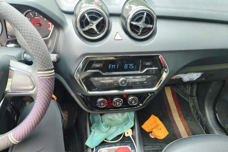 Used Soueast DX3 2019 1.5L Manual Luxury Model China VI Standard Audio And AC Panel