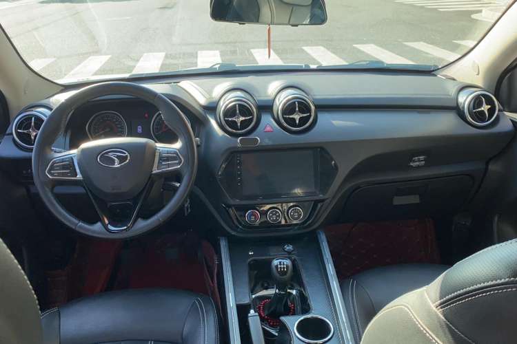 Used Soueast DX3 2019 1.5L Manual Luxury Model China V Standard Center Console