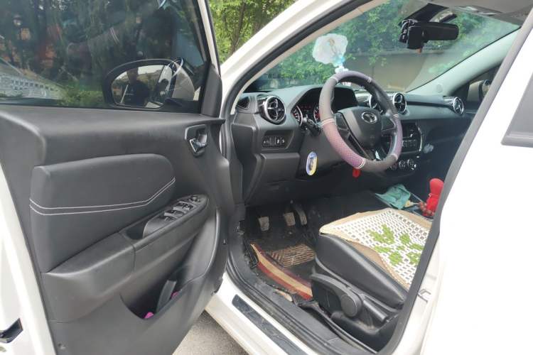 Used Soueast DX3 2019 1.5L Manual Luxury Model China VI Standard Driver Seat
