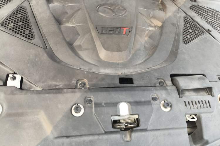 Used Soueast DX3 2019 1.5T CVT Luxury Version China VI Standard Engine Bay