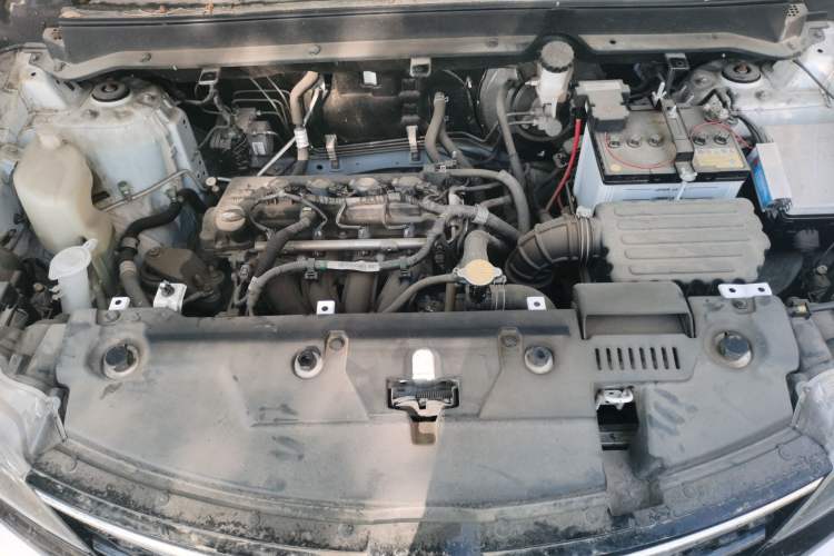 Used Soueast DX3 2019 1.5L Manual Luxury Model China VI Standard Engine Bay