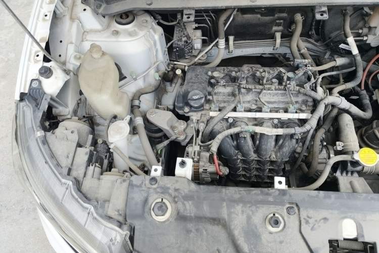 Used Soueast DX3 2019 1.5L Manual Luxury Model China V Standard Engine Bay Right