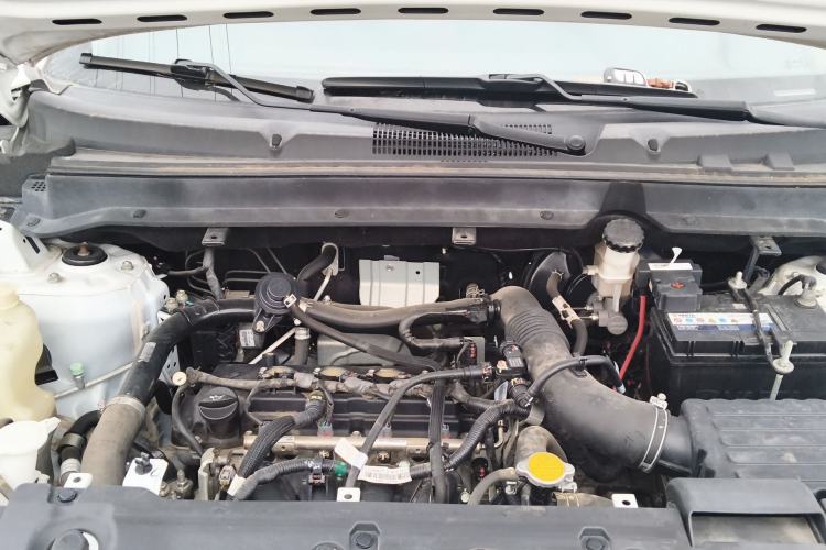 Used Soueast DX3 2019 1.5T CVT Luxury Version China VI Standard Engine Bay