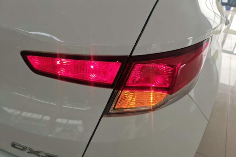 Used Soueast DX3 2019 1.5L Manual Luxury Model China VI Standard Exterior 6