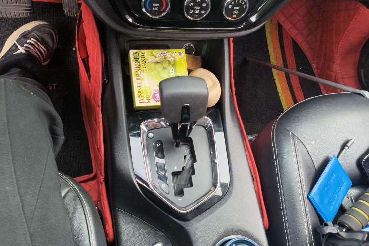 Used Soueast DX3 2019 1.5T CVT Luxury Version China VI Standard Gear Lever