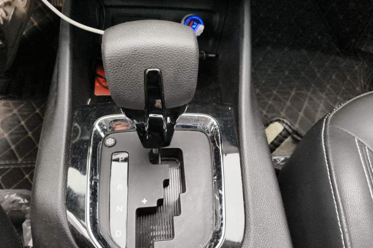 Used Soueast DX3 2019 1.5T CVT Luxury Version China V Standard Gear Lever