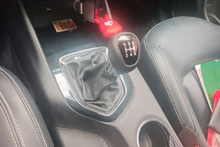 Used Soueast DX3 2019 1.5L Manual Luxury Model China VI Standard Gear Lever