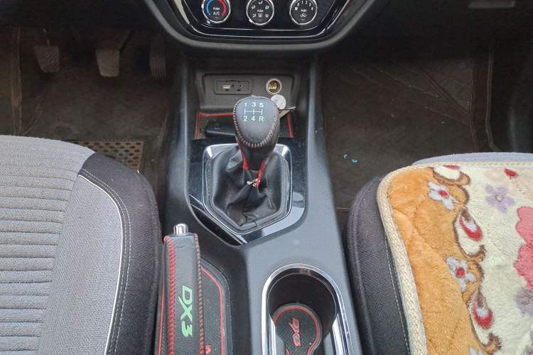 Used Soueast DX3 2019 1.5L Manual Luxury Model China VI Standard Gear Lever