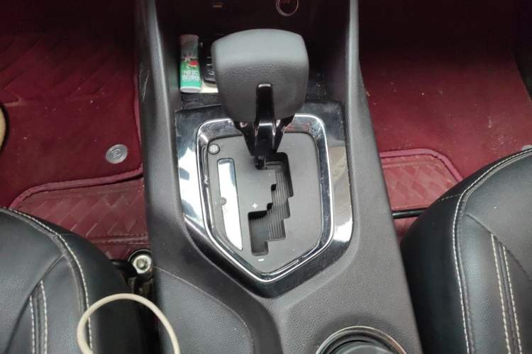 Used Soueast DX3 2019 1.5T CVT Luxury Version China V Standard Gear Lever