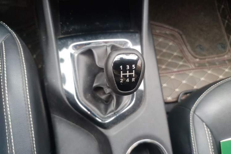 Used Soueast DX3 2019 1.5L Manual Luxury Model China VI Standard Gear Lever