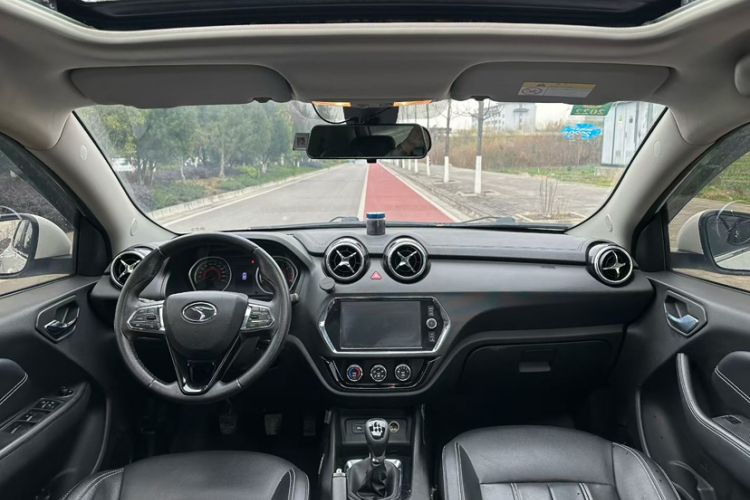 Used Soueast DX3 2019 DX3X Cool Qi 1.5L Manual Luxury Model Interior 1