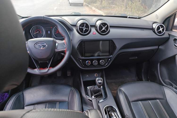 Used Soueast DX3 2019 1.5L Manual Luxury Version China V Standard Interior 2