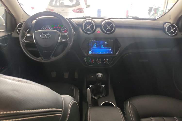 Used Soueast DX3 2019 1.5L Manual Luxury Model China VI Standard Interior 2