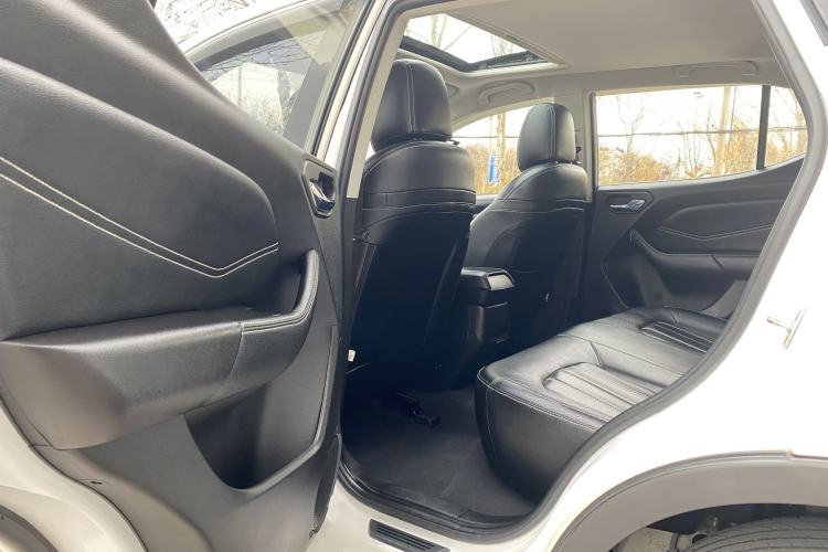 Used Soueast DX3 2019 1.5T CVT Luxury Version China VI Standard Interior 2