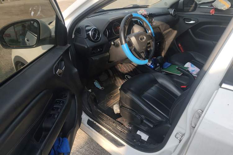 Used Soueast DX3 2019 1.5T CVT Luxury Version China V Standard Interior 3