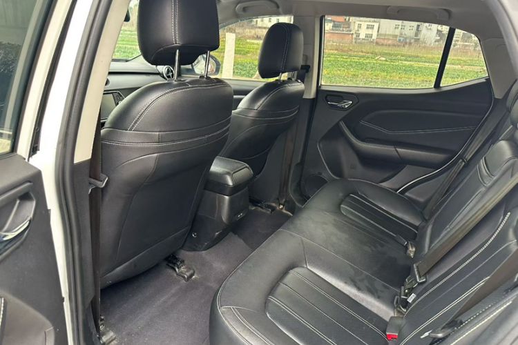 Used Soueast DX3 2019 DX3X Cool Qi 1.5L Manual Luxury Model Interior 3