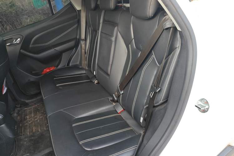 Used Soueast DX3 2019 1.5L Manual Luxury Version China V Standard Interior 4